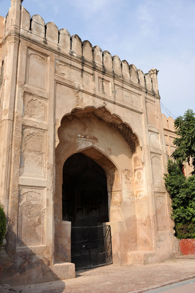 Roshnai Gate, the Gate of Light