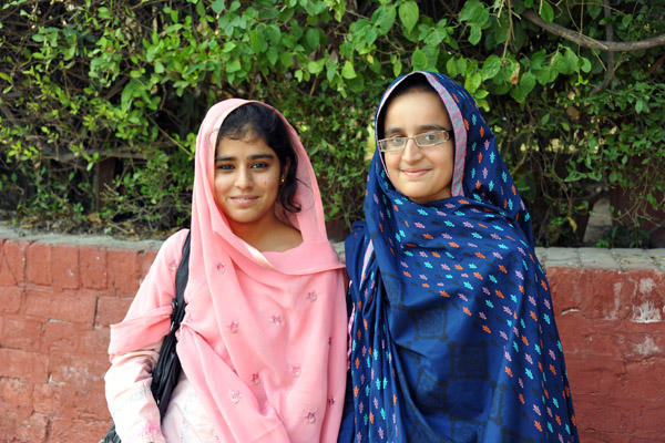 Pakistani girls, Hazuri Bagh