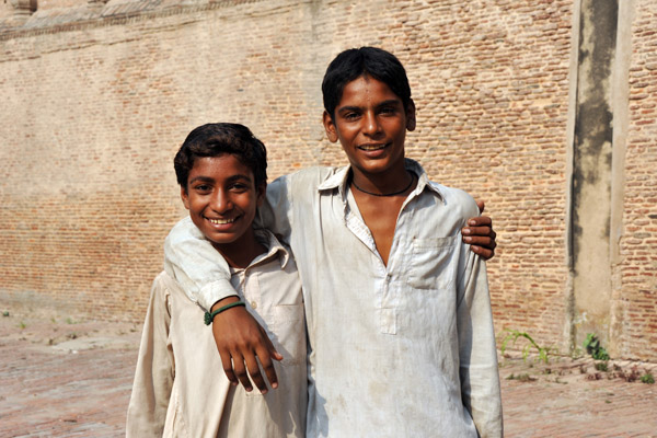 Pakistani boys, Lahore Fort
