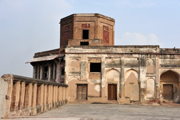 Outer Courtyard with Octagonal Tower, Shish Mahal