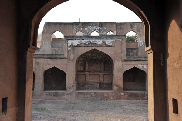 Makatip Khana, the office of the Secretariat, 1617-18