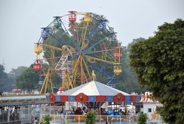 Ferris wheel at Iqbal Park, Lahore