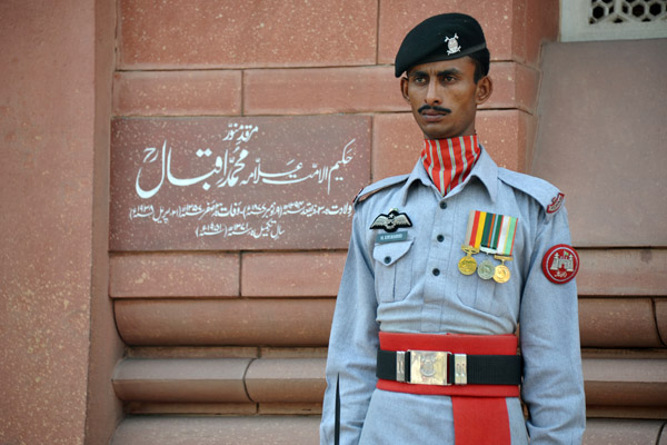 Pakistan Ranger honor guard at the Tomb of Muhammed Iqbal