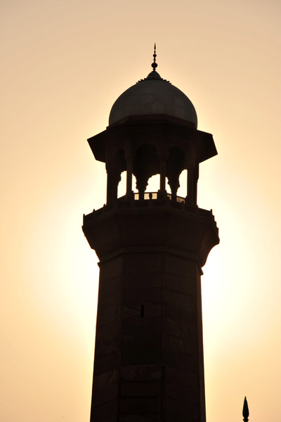 The late afternoon sun behind a minaret, Badshahi Mosque