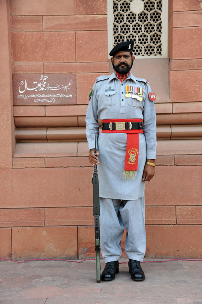 Pakistan Ranger in front of the Tomb of Muhammad Iqbal