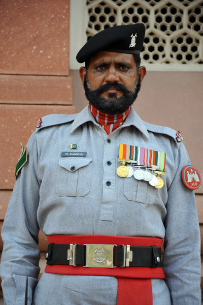Pakistan Ranger in front of the Tomb of Muhammad Iqbal