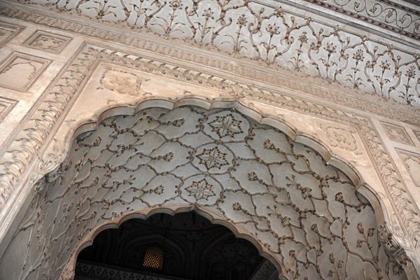 Archway in the main prayer hall, Badshahi Mosque