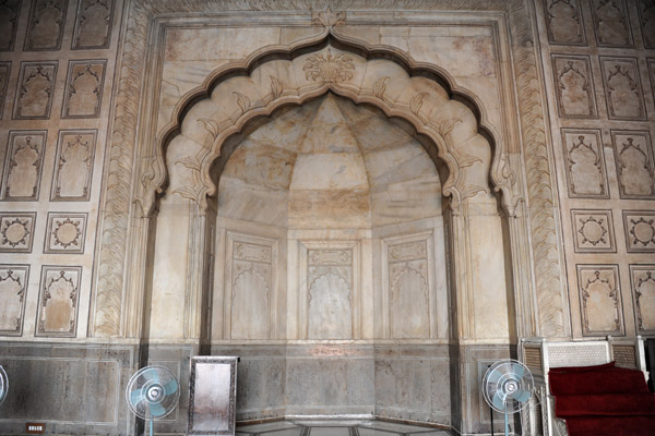 Mihrab of the Badshahi Mosque indicating the direction of Mecca