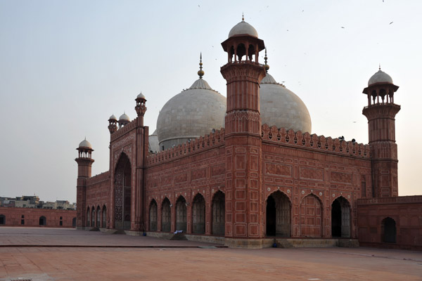 Main prayer hall, Badshahi Mosque, Lahore
