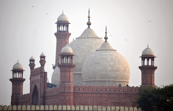 Prayer hall domes and minarets from the north, Badshahi Mosque