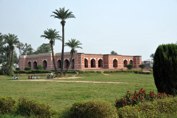 Not far from the Tomb of Jahangir is the smaller Tomb of Noor Jahan