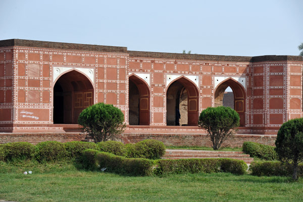 Tomb of Noor Jahan, Lahore