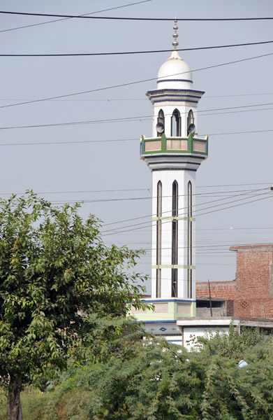 Modern minaret near the Tomb of Noor Jahan