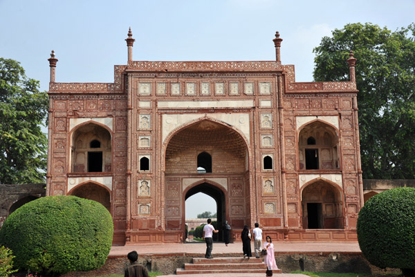The Tomb of Jahangir was built by his son and successor, Shah Jahan