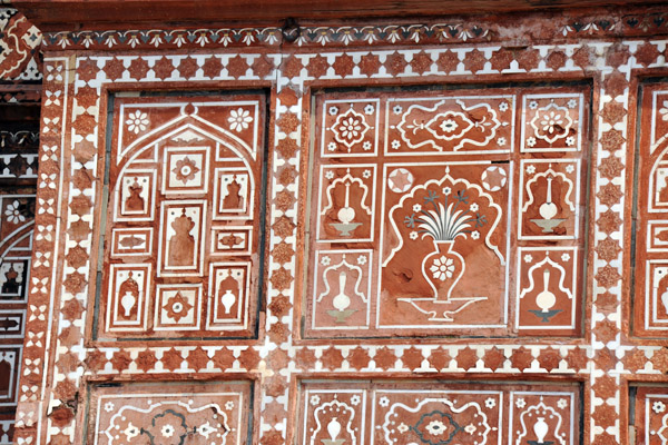 Pietra Dura on the western face of the Tomb of Jahangir