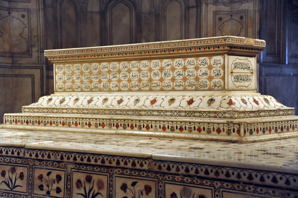 Sarcophagus of the Emperor Jahangir