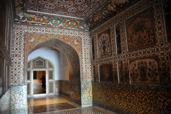 Passageway inside Jahangir's Tomb