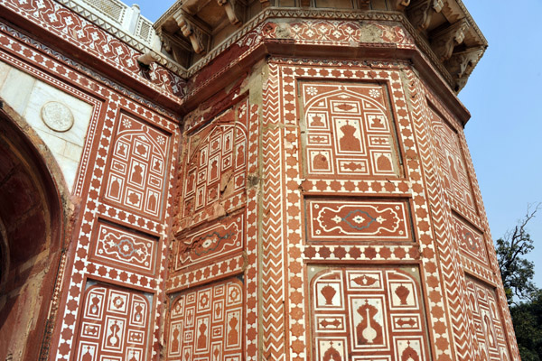 Detail of a corner of Jahangir's Tomb