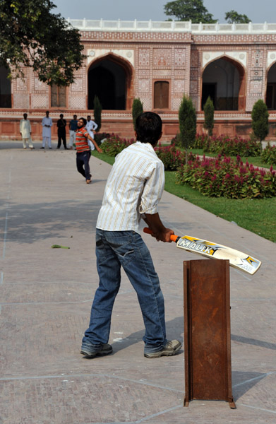 Cricket at Jahangir's Tomb