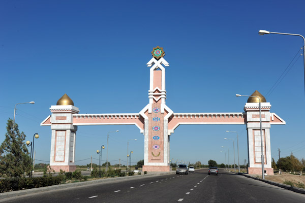 Gateway to one of the towns along the highway between Daşoguz and Konye-Urgench