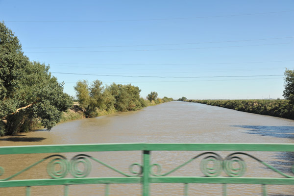 A canal built during the Soviet era relinks Konye-Urgench to the Amu-Darya River
