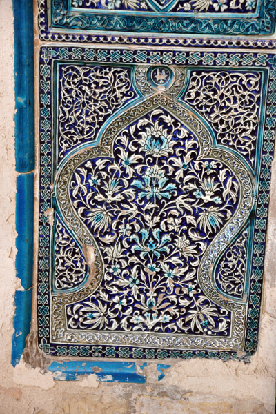 Tile decorations, Nedjameddin Kubra Mausoleum