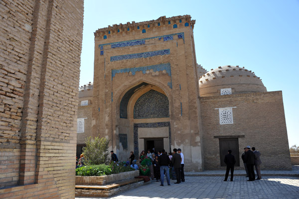 According to the guide, the Nedjameddin Kubra Mausoleum served as the model for all the other tombs of this style in the region