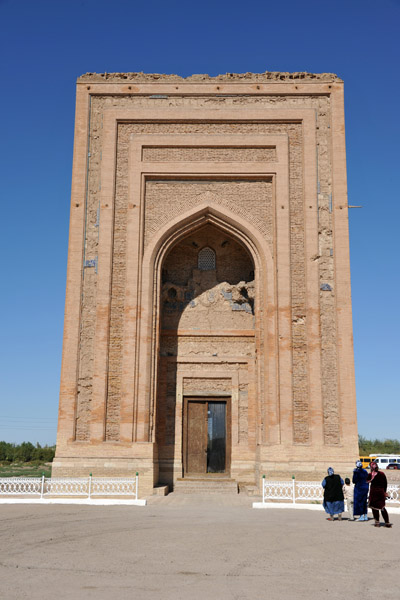 Mausoleum of Turabeg Khanym, south faade