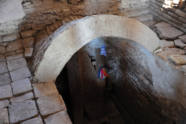 Entrance to the burial chamber (closed)