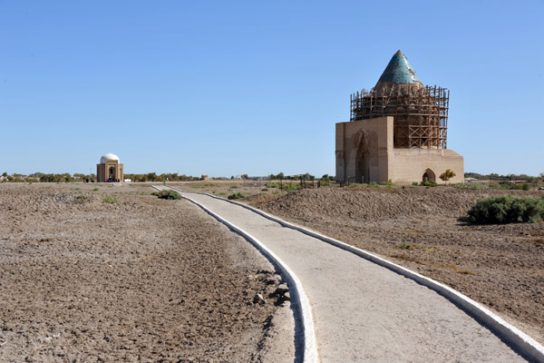 Pathway leading from the minaret to the Sultan Tekesh Mausoleum, Konye-Urgench