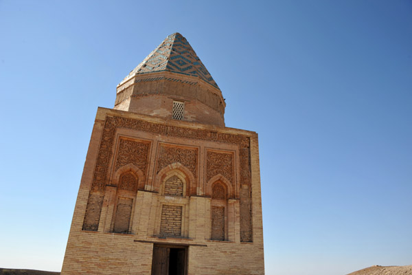 The 12-sided dome of the Mausoleum of Il Arslan is unusual