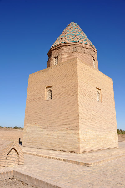 Il Arslan Mausoleum, Konye-Urgench