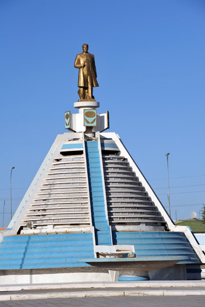 I learned that any gold statue in Turkmenistan is most likely of Turkmenbashy