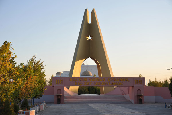 Soviet-era Victory Monument, Dashoguz