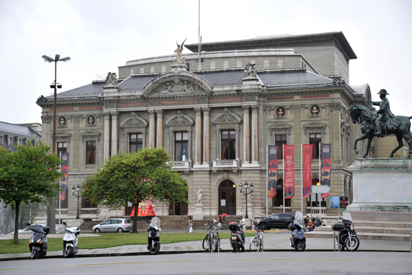 Grand Théâtre de Genève, Place de Neuve