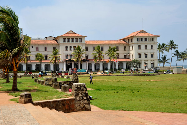 Galle Face Hotel and the southern end of the Galle Face Green