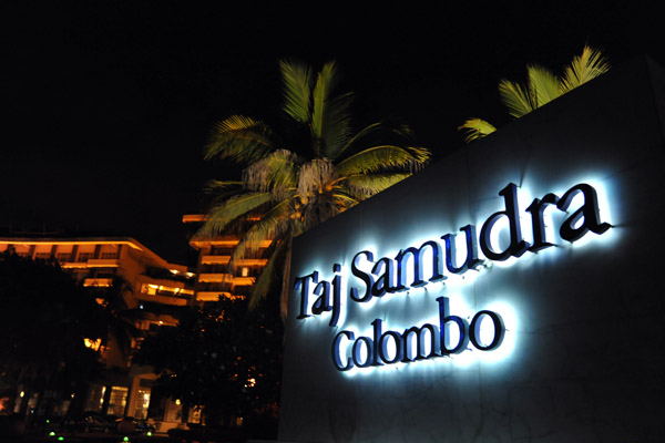 Taj Samudra Colombo - night