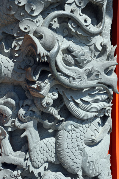 Carved Chinese dragon, Po Lin Monastery