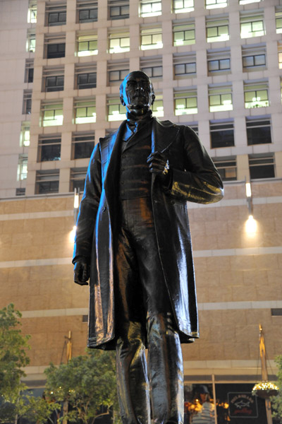 HSBC banker Sir Thomas Jackson, Statue Square at night