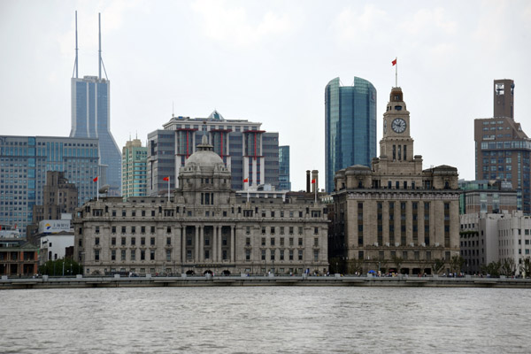 Looking across the Huangpu River to the Bund - HSBC and old Customs House