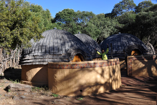 Zulu Village Accommodation, Lesedi