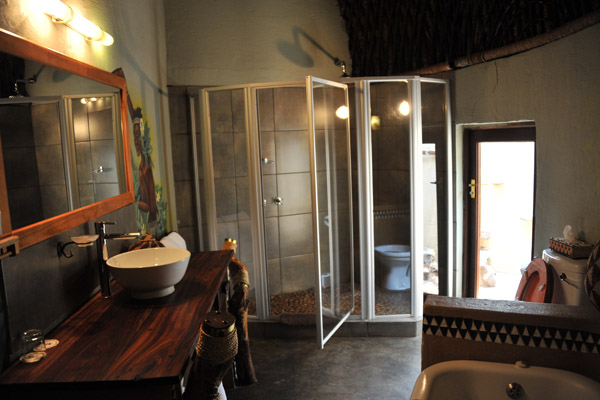 Bathroom of the deluxe accommodation, Zulu Village, Lesedi