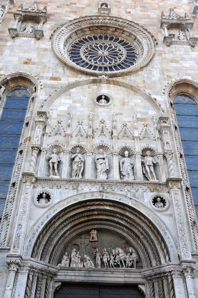 Gothic western faade, Como Cathedral