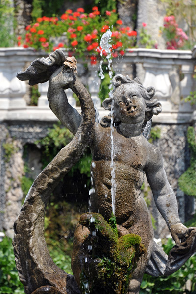 Fountain in front of the Villa Carlotta