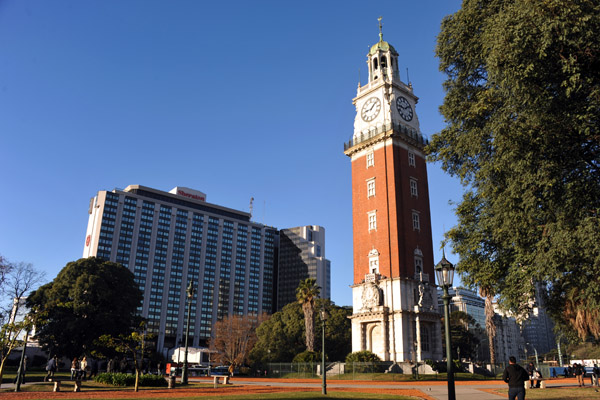 Plaza de la Fuerza Aérea Argentina, the former Plaza Británica