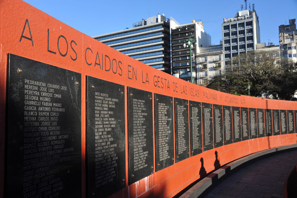 A los caidos en la gesta de las Islas Malvinas y Atlantico Sur