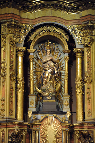 Virgin Mary as the altar centerpiece - B.A. Metropolitan Cathedral
