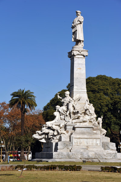Parque Coln with the 1921 Columbus Monument