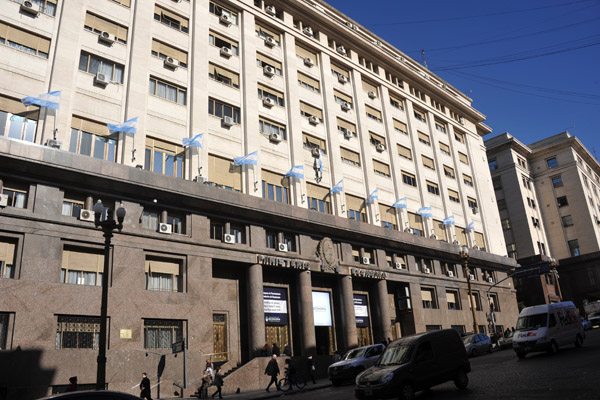 A difficult place to work - Argentina's Ministerio de Economia, Plaza de Mayo