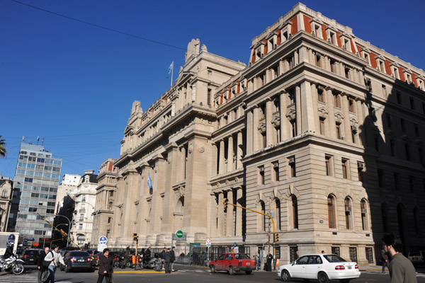 Palacio de Justicia, Plaza General Lavalle